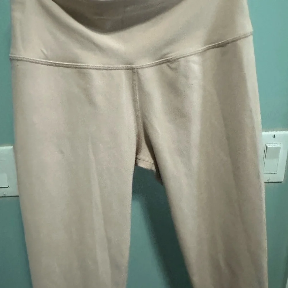 ALO Yoga light pink Leggings - Picture 5 of 6